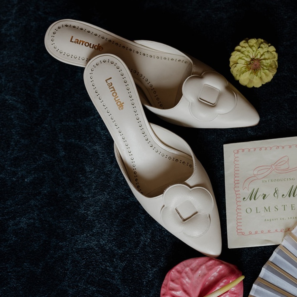 larroude flora kitten heel in ivory size 6